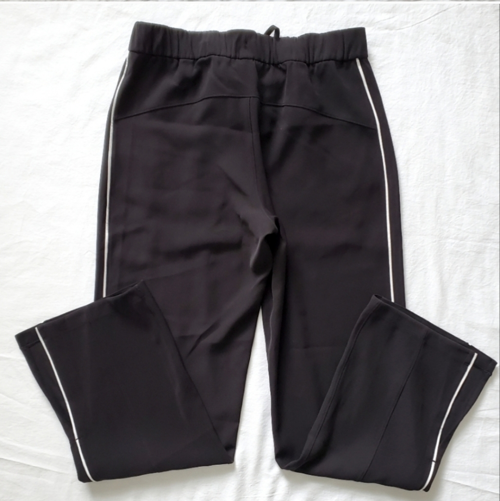 🍋Like New Lululemon On The Right Track Pant - Picture 9 of 15